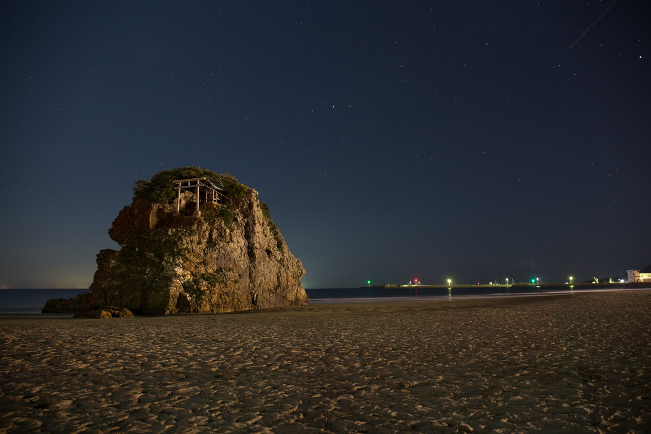夜の弁天岩